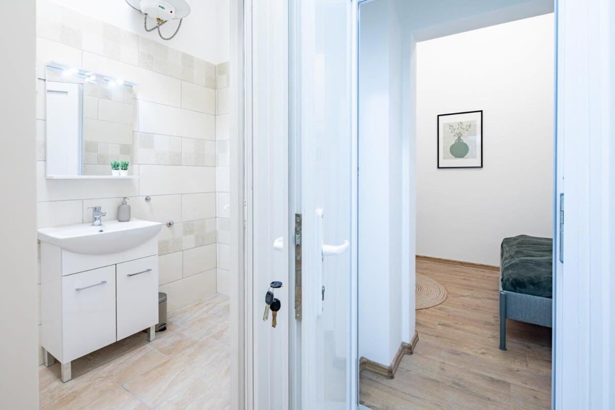 Central - New - Comfy Ac Studio Budapešť Exteriér fotografie