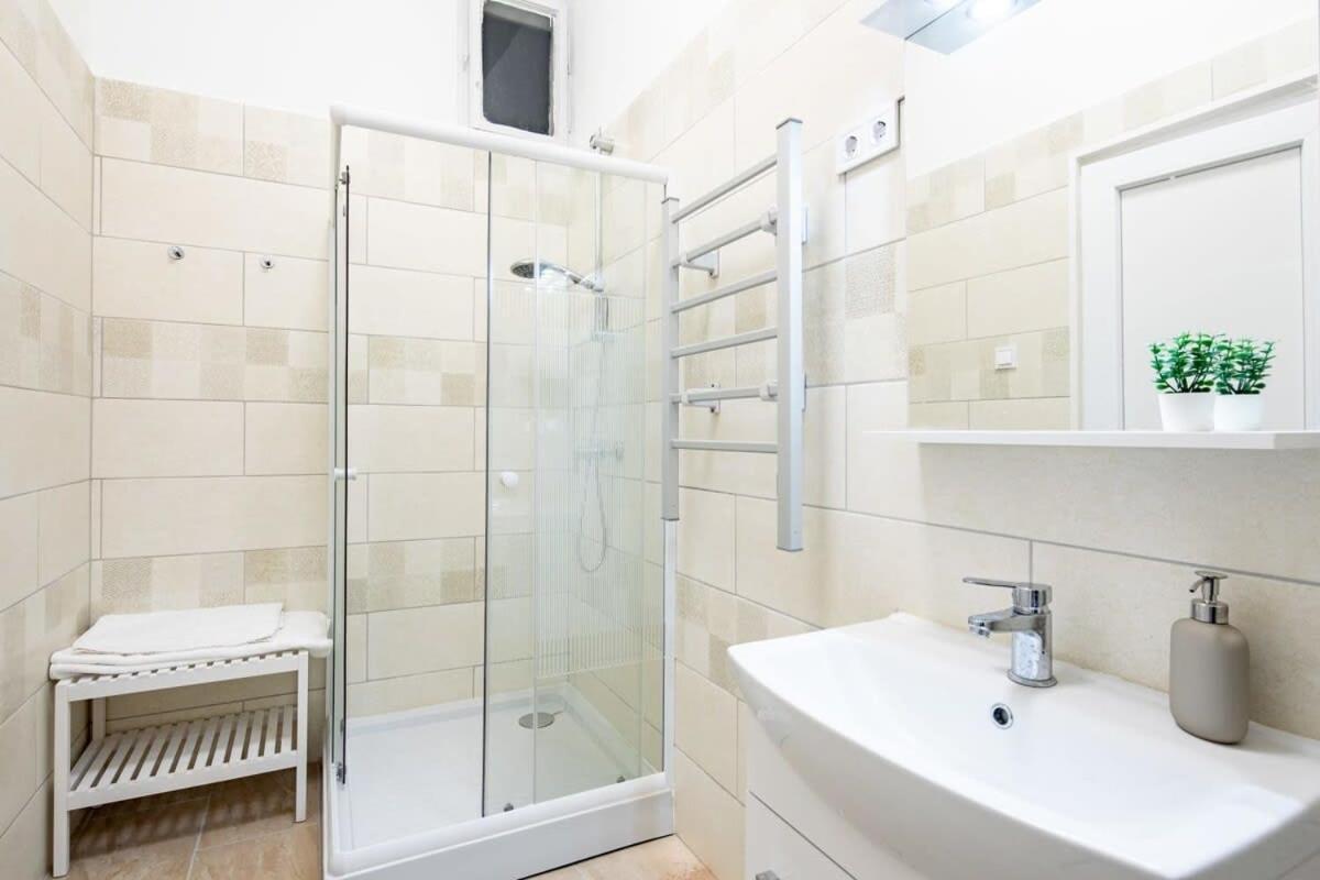 Central - New - Comfy Ac Studio Budapešť Exteriér fotografie